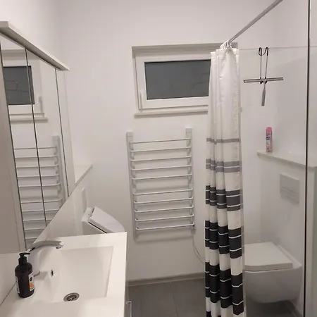 Moderne 2-zimmer-ferienwohnung In Zentraler, Ruhiger Lage Διαμέρισμα