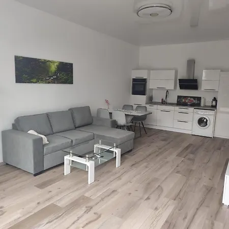 Moderne 2-zimmer-ferienwohnung In Ruhiger Lage Appartamento *