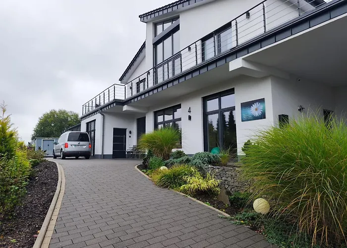 Moderne 2-zimmer-ferienwohnung In Zentraler, Ruhiger Lage *